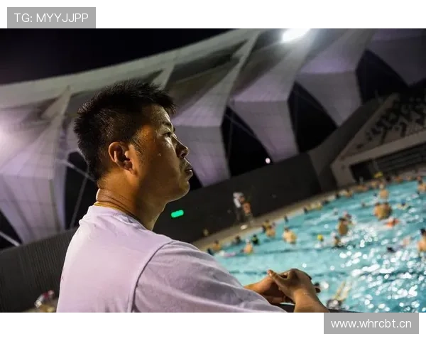 瑞安·洛赫特怎么穿泳裤都像在准备红毯，普通泳池叔叔表示压力山大